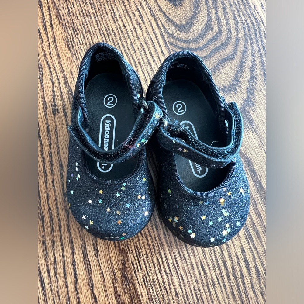 Kid Connection Velcro shoes size 2